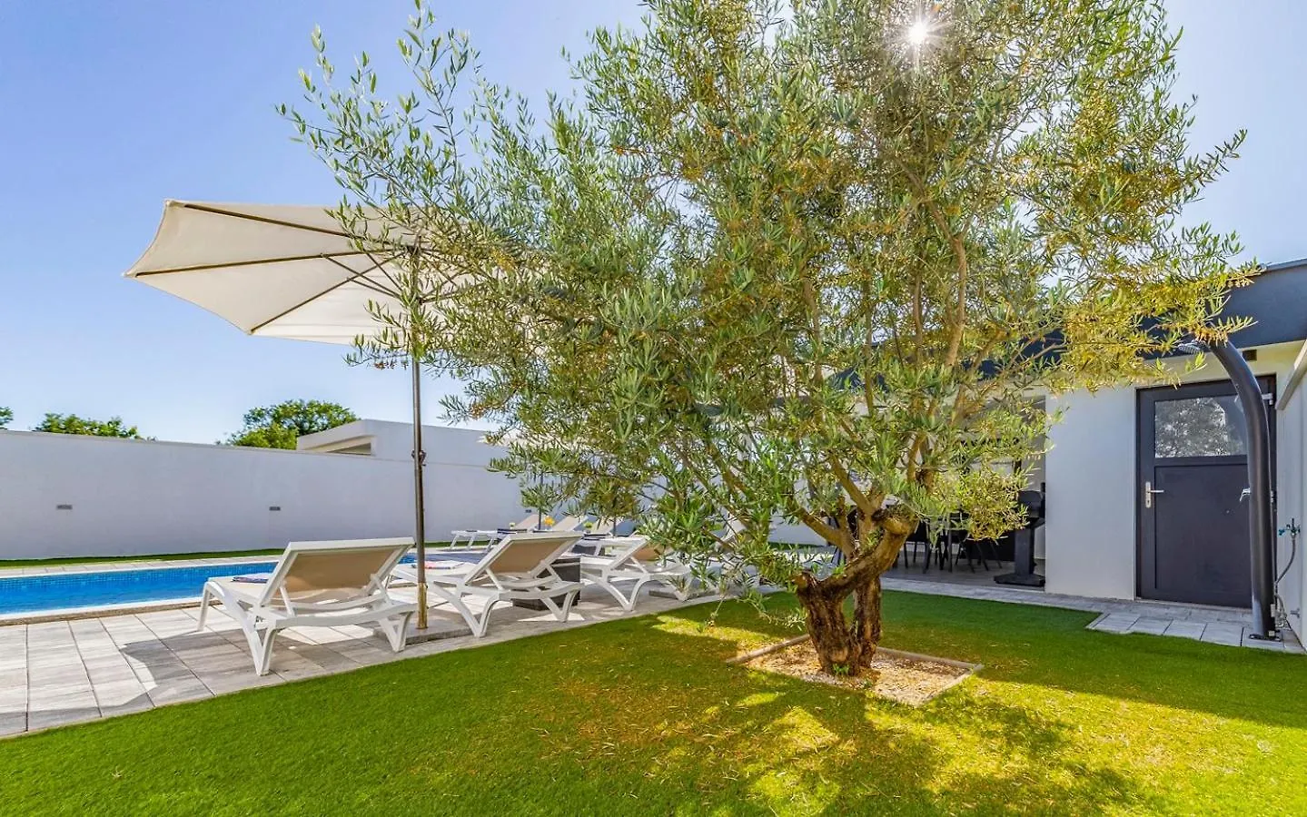 Istriensonne 0739/ New-Built Villa Lucy-2 -Pool With Hydromassage Medulin Croatia